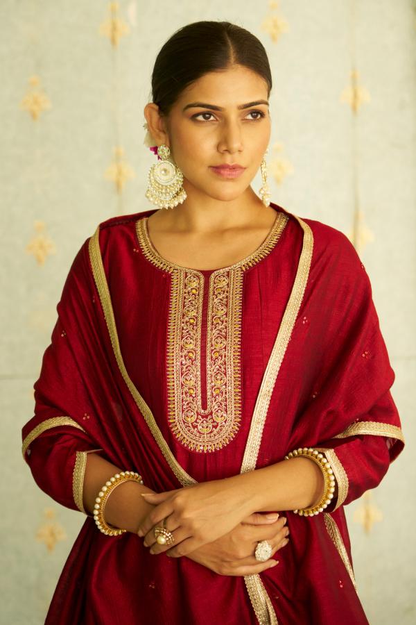 VredeVogel  Samyukta Heavy Vichitra Silk And Anarkali Style Embrodiry